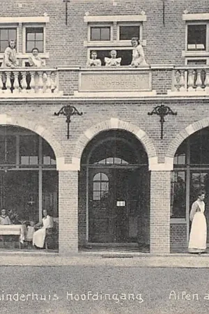 Kup teraz Alphen aan den Rijn Martha Stichting Kindertehuis Hoofdingang HC7928