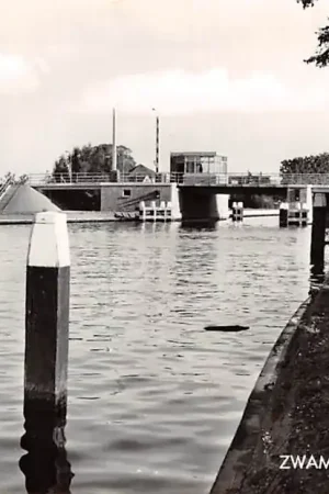 Zwammerdam Nieuwe Rijnbrug HC6995 Zwrot pieniędzy