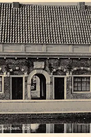 Gouda Nieuwehaven Hofje van Letmaeth met gracht voor de deur HC6402 Oryginalny