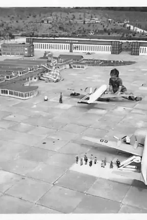 's-GravenhageDen Haag Madurodam Airport 1954 KLM Vliegtuigen Luchtvaart HC221 Zwrot pieniędzy