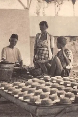 Zamów teraz Nederlands-Indië Djokjakarta Java Gaarkeuken-uitdeeling Een heerlijk maal voor de Asib-klantjes Indonesië Indonesia Azië HC59743