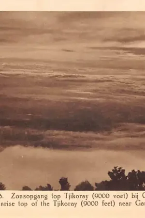 Zwrot pieniędzy Nederlands-Indië Garoet Zonsopgang top Tjikoray 9000 voet Indonesië Indonesia Azië HC54904