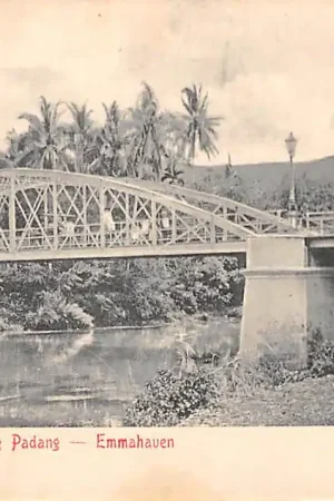 Tani Nederlands-Indië Padang Brug Emmahaven Indonesia Indonesië Azië HC34771