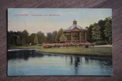 Apeldoorn Oranjepark met Muziektent Popularny