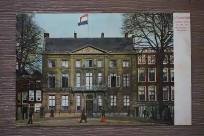 Popularny Den Haag Paleis van H. M. de Koningin Moeder