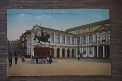 Den Haag Kon Paleis met standbeeld Willem I Autentyczny