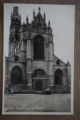 Hulst Hoofdingang der Basiliek Tani