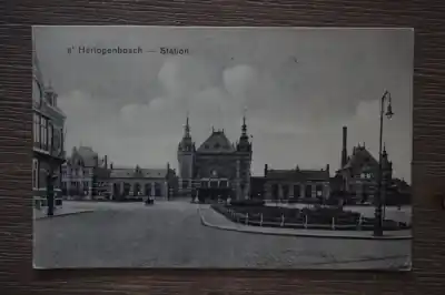 's-Hertogenbosch Station Autentyczny