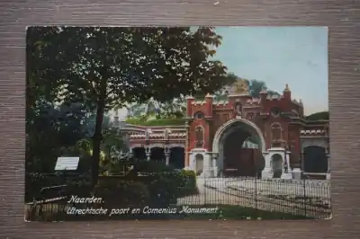 Naarden Utrechtsche poort en Comenius Monument Promocja