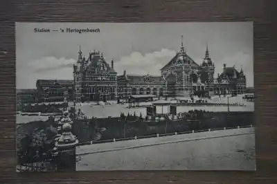 Zamów teraz 's-Hertogenbosch Station