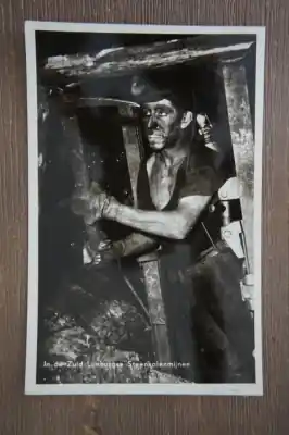 Limburg Steenkolenmijnen een houwer plaatst een hulpondersteuning in pijler Niska cena