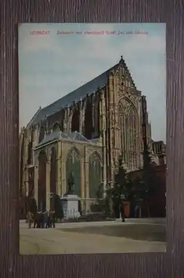 Popularny Utrecht Domkerk met standbeeld Graaf Jan van Nassau