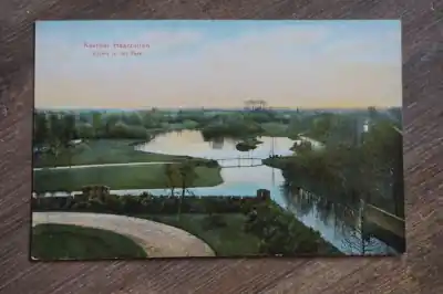 Tani Haarzuilen Kasteel Vijvers in het Park